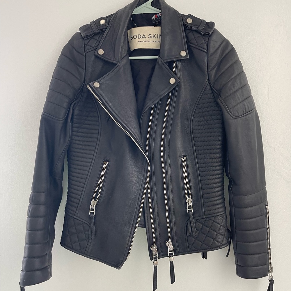 Boda Skins Kay Michaels